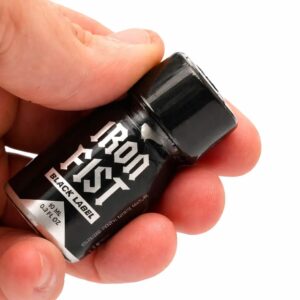 Poppers Iron Fist Black Pentyle 10 ml dans son flacon aluminium noir compact et robuste