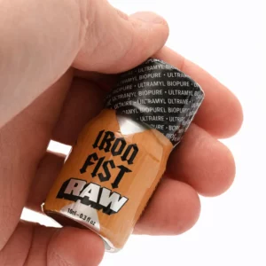 Poppers Iron Fist RAW Mini 10 ml en flacon aluminium doré compact, finition premium